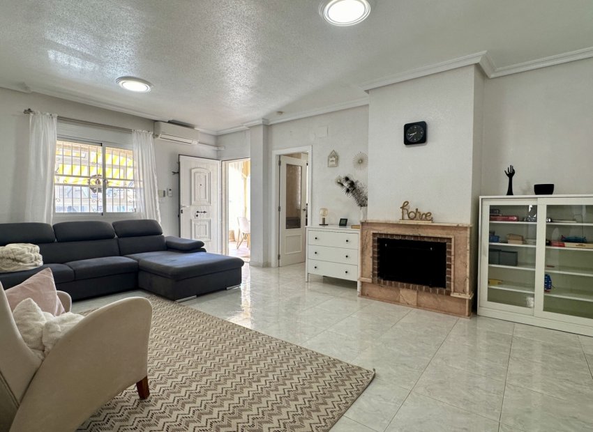 Resale - Villa - Orihuela Costa - Los Altos