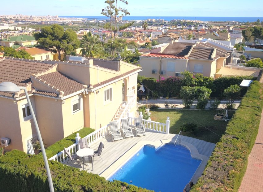 Resale - Villa - Orihuela Costa - Los Balcones