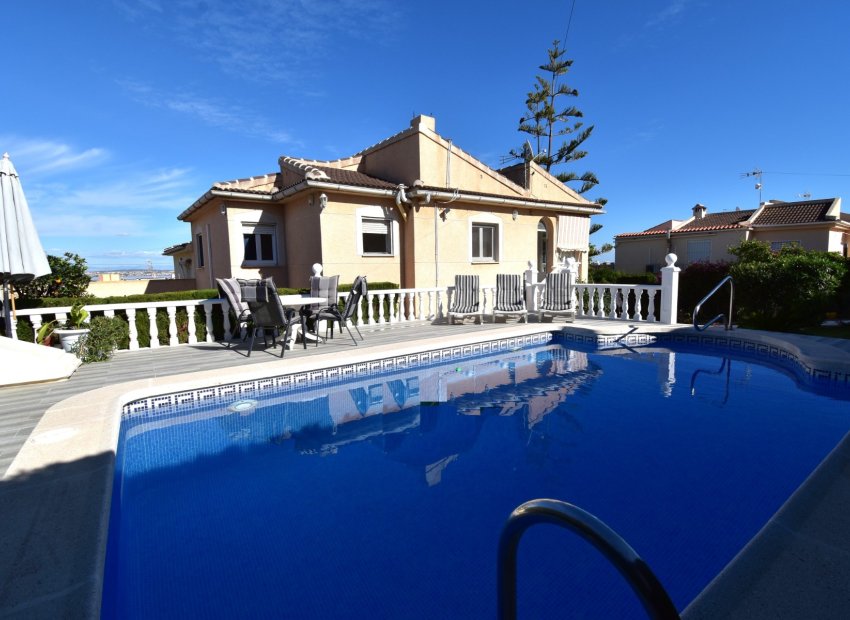 Resale - Villa - Orihuela Costa - Los Balcones