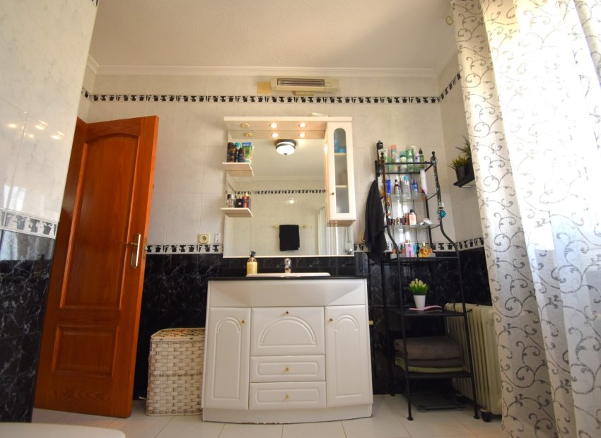 Resale - Villa - Orihuela Costa - Los Balcones