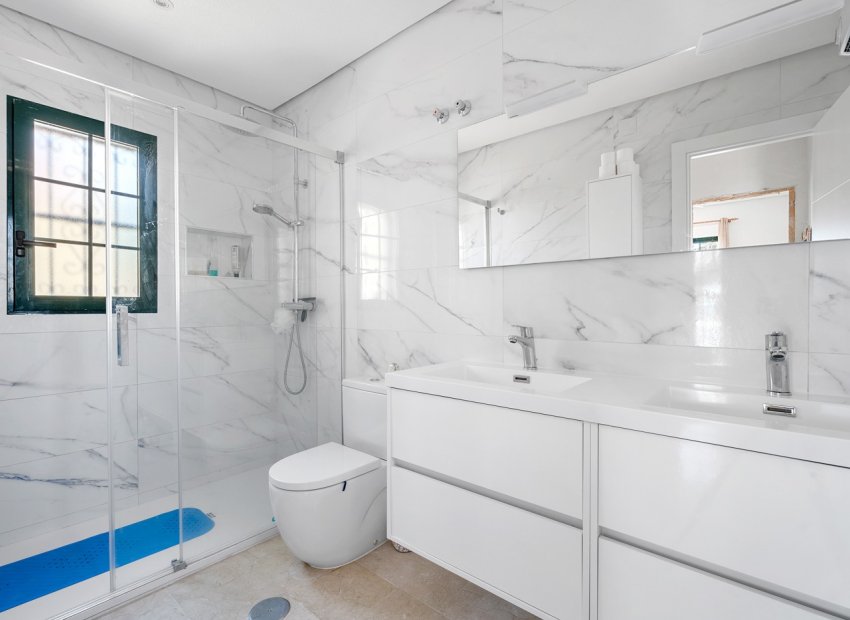 Resale - Villa - Orihuela Costa - Los Dolses