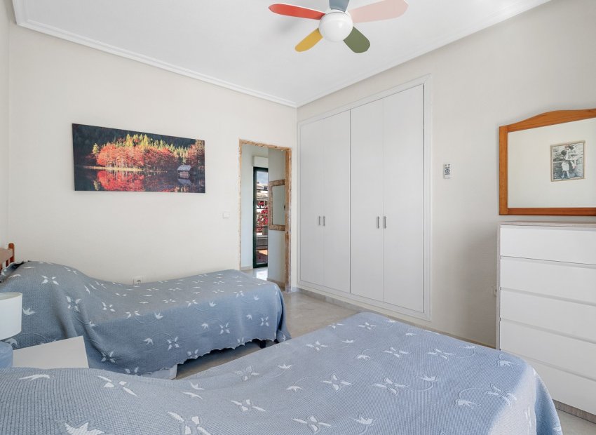 Resale - Villa - Orihuela Costa - Los Dolses