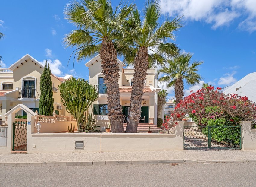 Resale - Villa - Orihuela Costa - Los Dolses