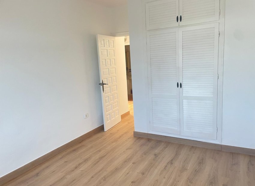 Resale - Villa - Orihuela Costa - Los Dolses