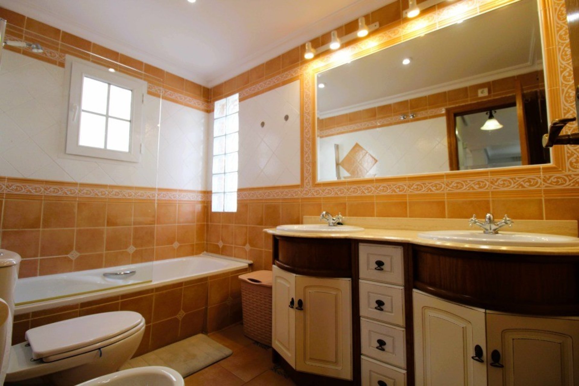 Resale - Villa - Orihuela Costa - Los Dolses