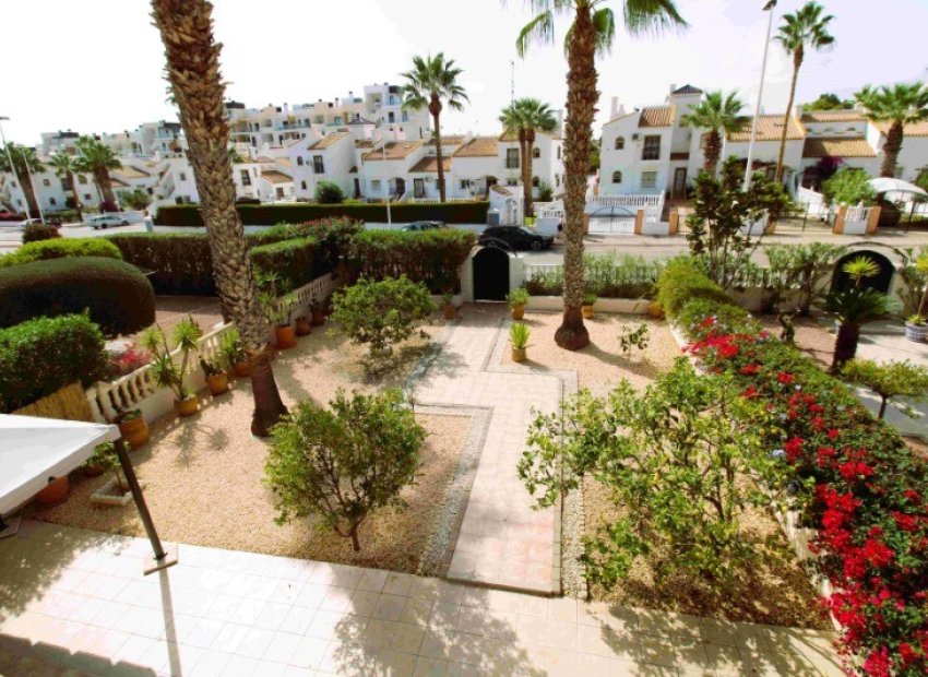 Resale - Villa - Orihuela Costa - Los Dolses