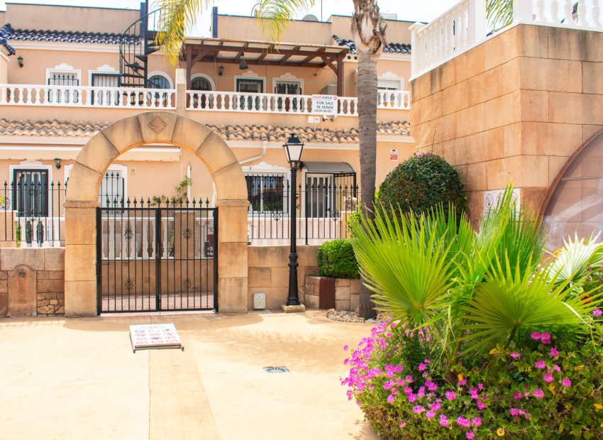 Resale - Villa - Orihuela Costa - Los Dolses