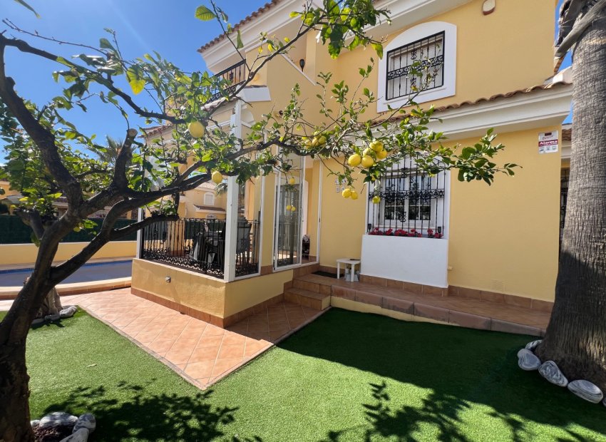 Resale - Villa - Orihuela Costa - Los Dolses