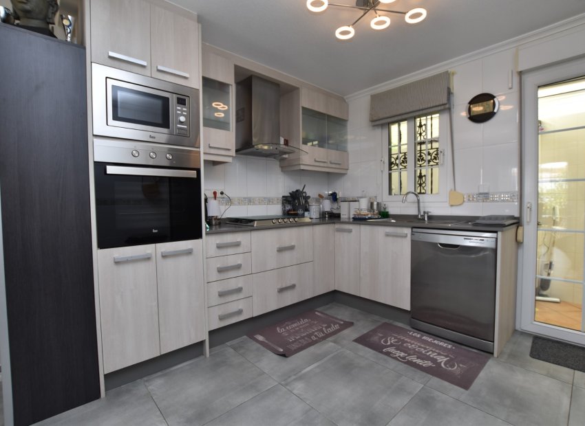 Resale - Villa - Orihuela Costa - Los Dolses