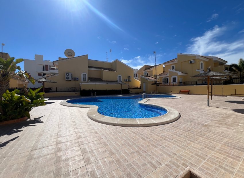 Resale - Villa - Orihuela Costa - Los Dolses