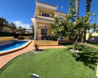 Resale - Villa - Orihuela Costa - Los Dolses