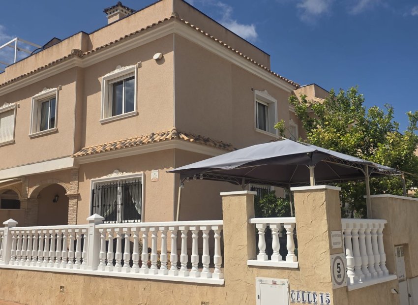 Resale - Villa - Orihuela Costa - Los Dolses