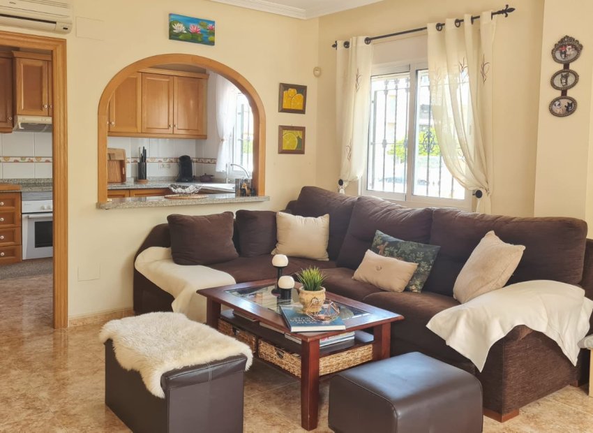 Resale - Villa - Orihuela Costa - Los Dolses