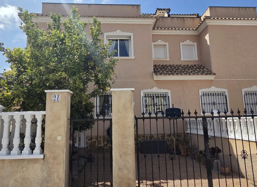 Resale - Villa - Orihuela Costa - Los Dolses