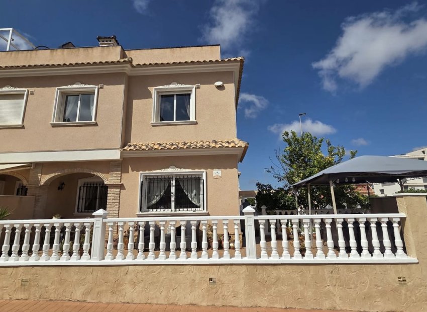 Resale - Villa - Orihuela Costa - Los Dolses