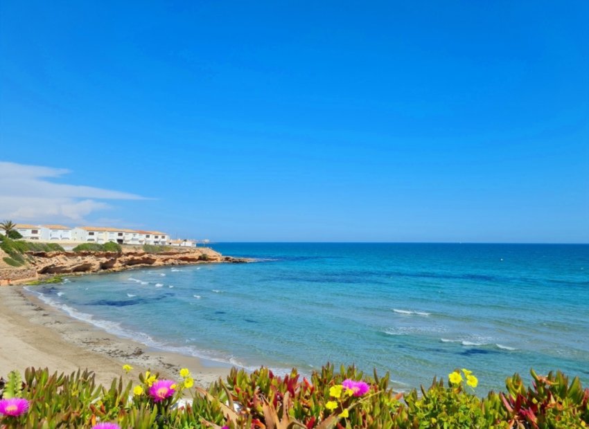 Resale - Villa - Orihuela Costa - Los Dolses