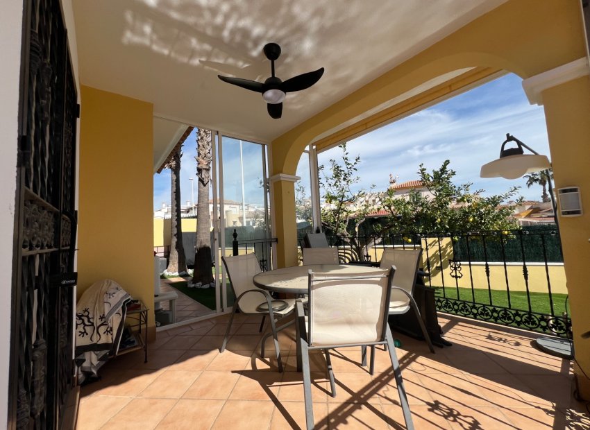 Resale - Villa - Orihuela Costa - Los Dolses