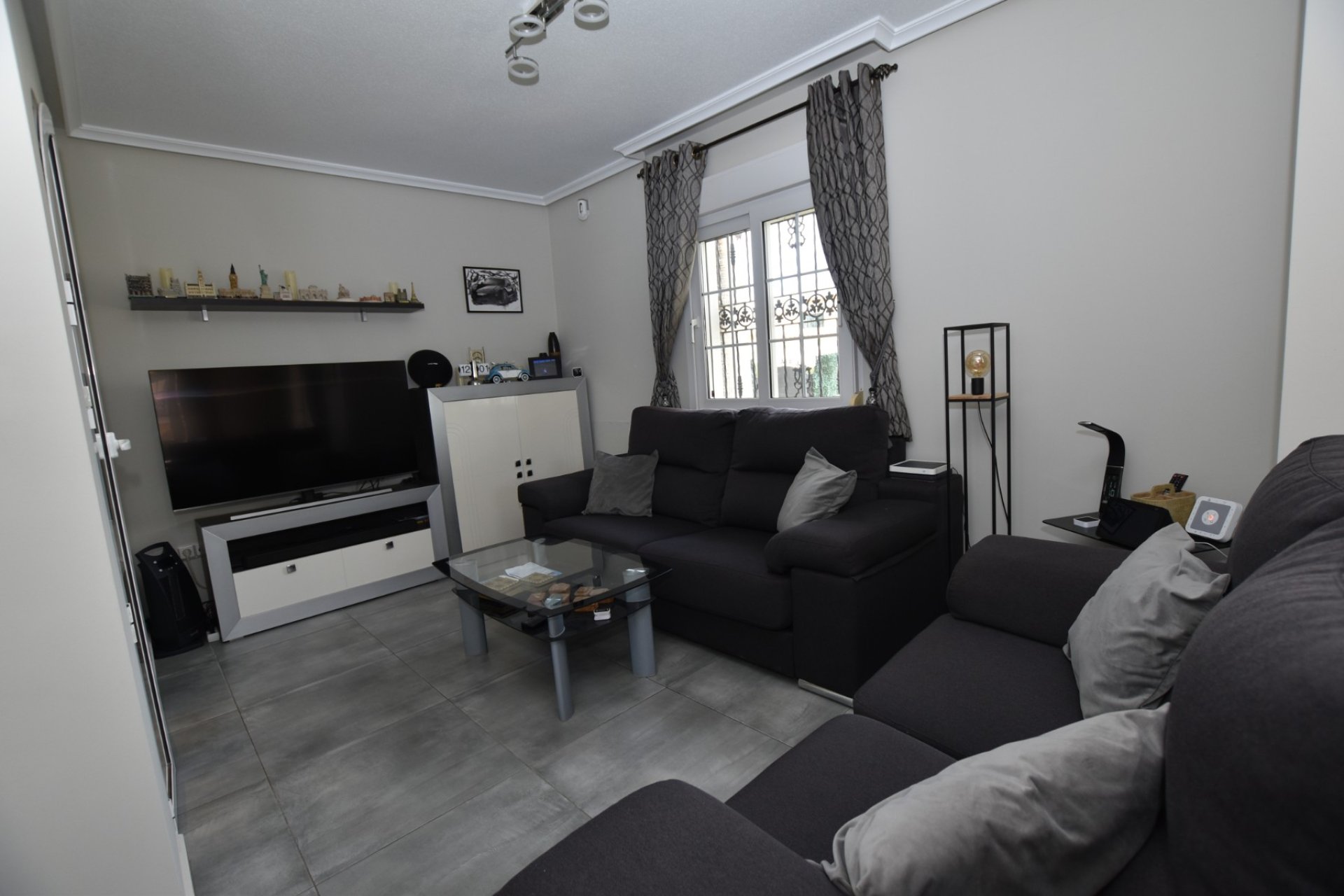 Resale - Villa - Orihuela Costa - Los Dolses