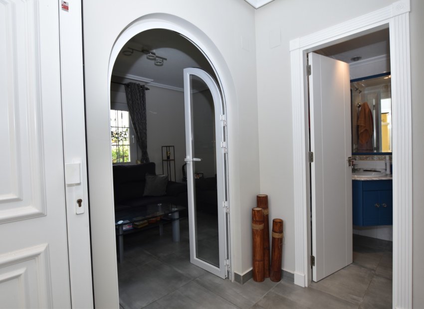 Resale - Villa - Orihuela Costa - Los Dolses