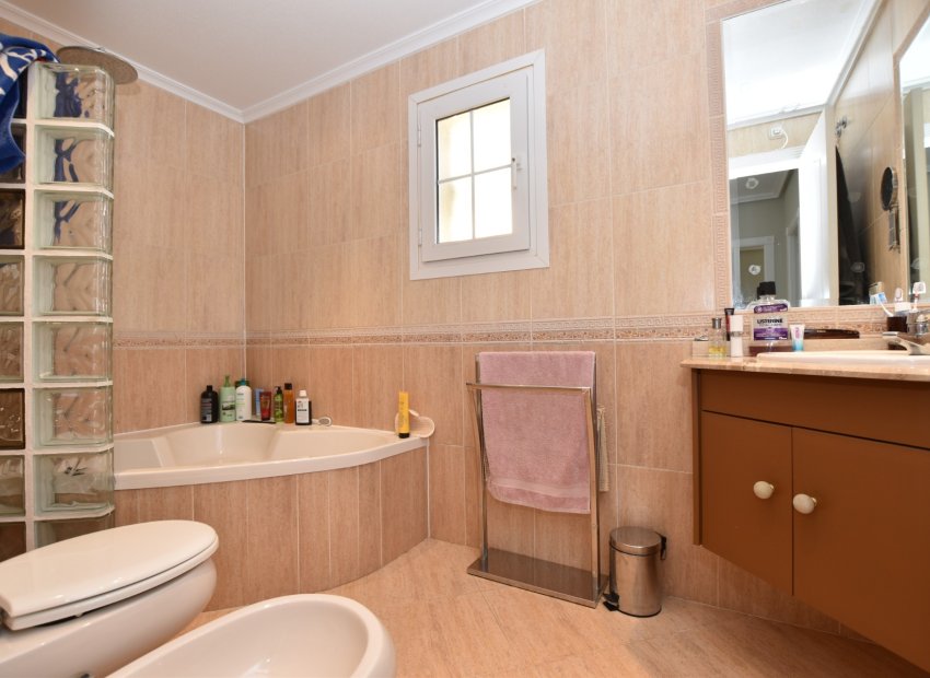 Resale - Villa - Orihuela Costa - Los Dolses