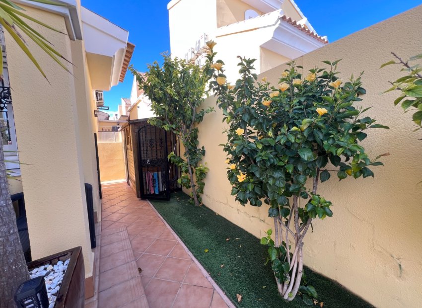 Resale - Villa - Orihuela Costa - Los Dolses