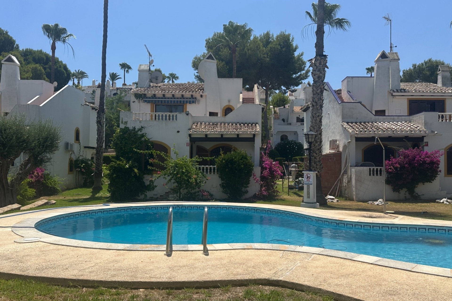 Resale - Villa - Orihuela Costa - Los Dolses