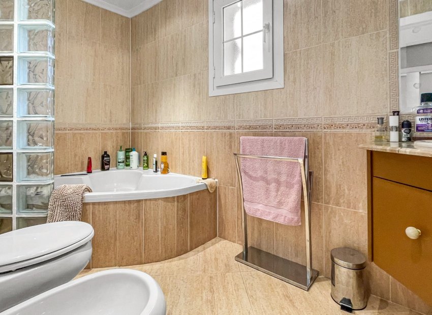 Resale - Villa - Orihuela Costa - Los Dolses