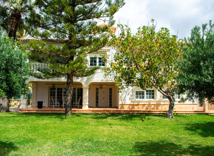 Resale - Villa - Orihuela Costa - MUY CERCA DE LA PLAYA