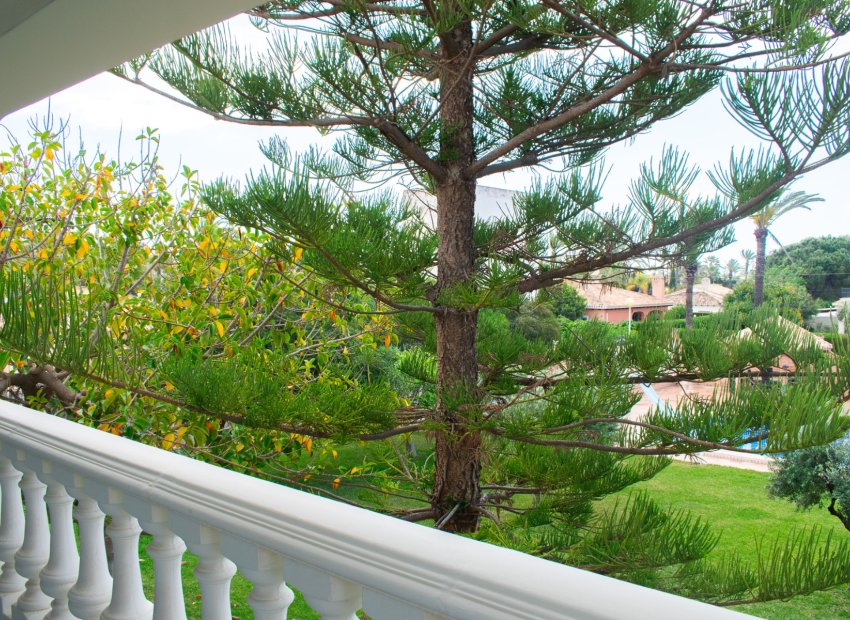 Resale - Villa - Orihuela Costa - MUY CERCA DE LA PLAYA