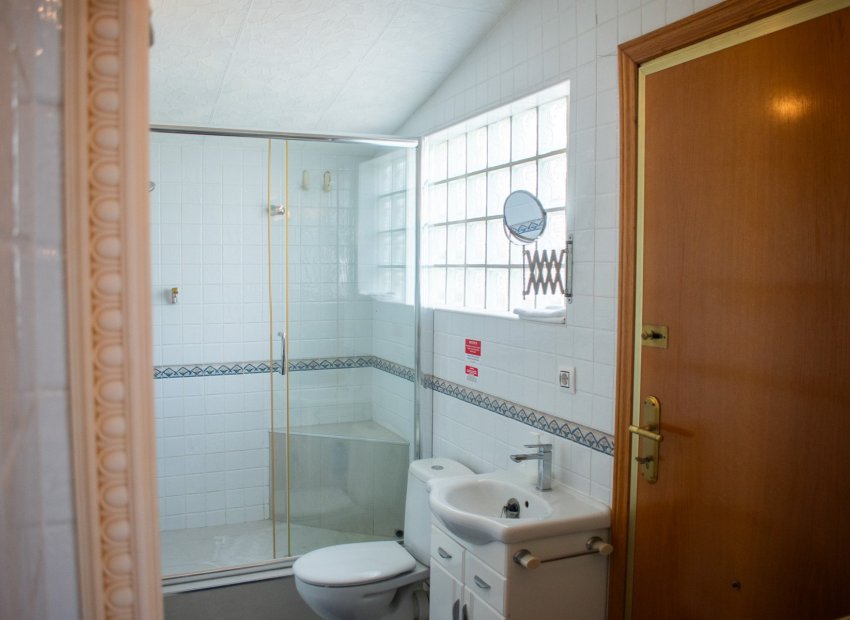 Resale - Villa - Orihuela Costa - MUY CERCA DE LA PLAYA