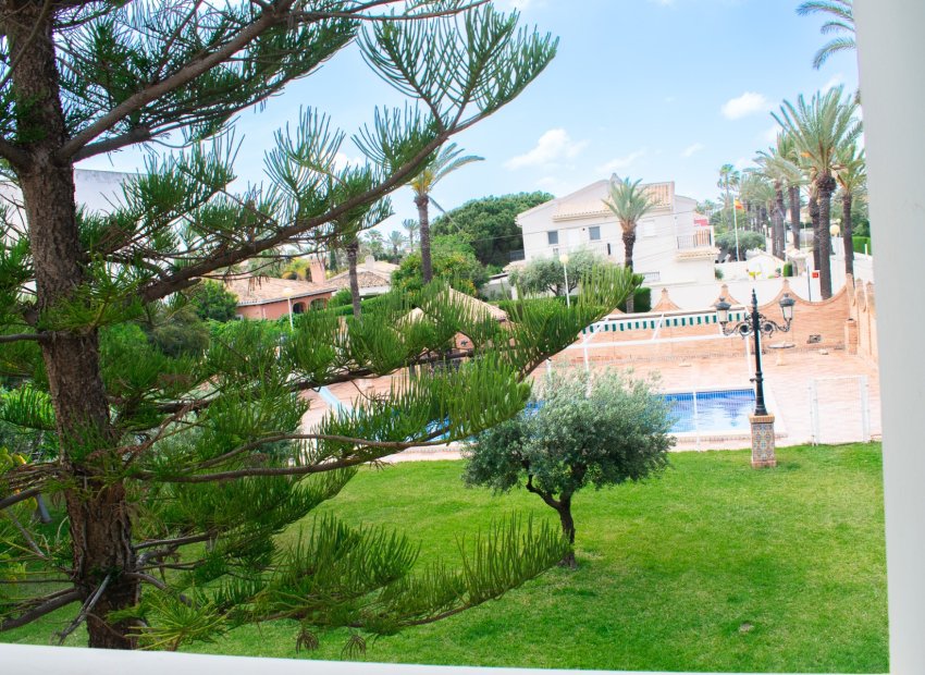 Resale - Villa - Orihuela Costa - MUY CERCA DE LA PLAYA