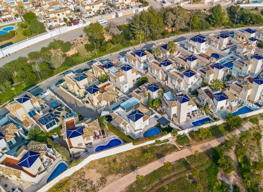 Resale - Villa - Orihuela Costa - Playa Flamenca