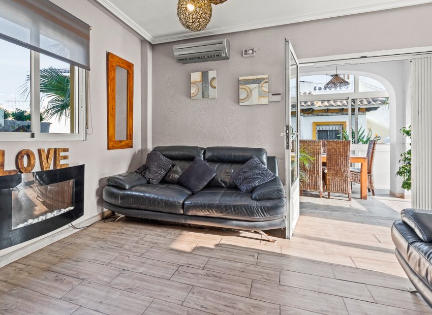 Resale - Villa - Orihuela Costa - Playa Flamenca