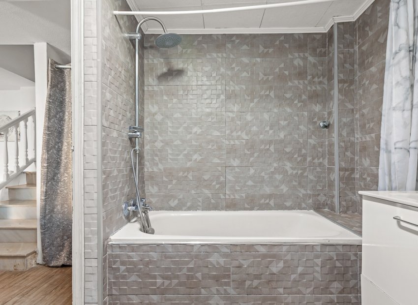 Resale - Villa - Orihuela Costa - Playa Flamenca