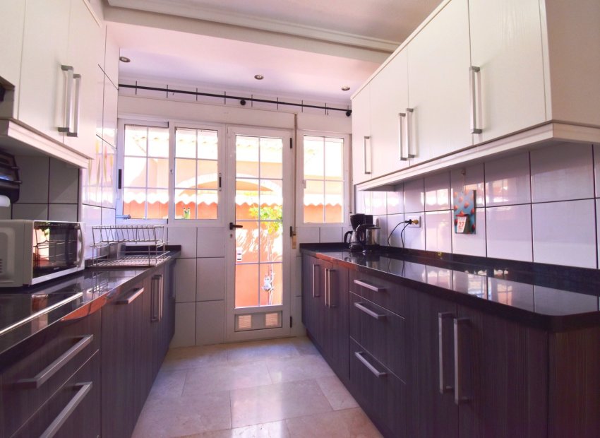 Resale - Villa - Orihuela Costa - Playa Flamenca