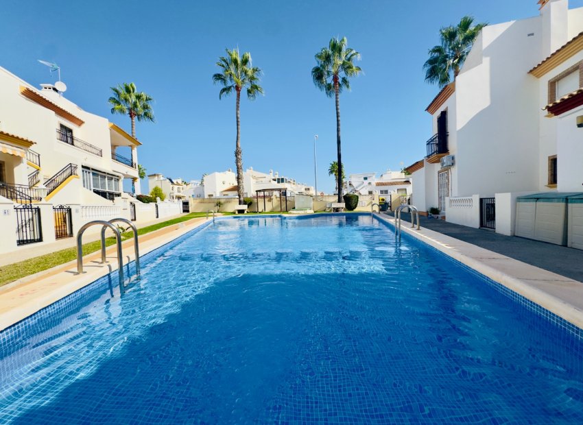 Resale - Villa - Orihuela Costa - Playa Flamenca