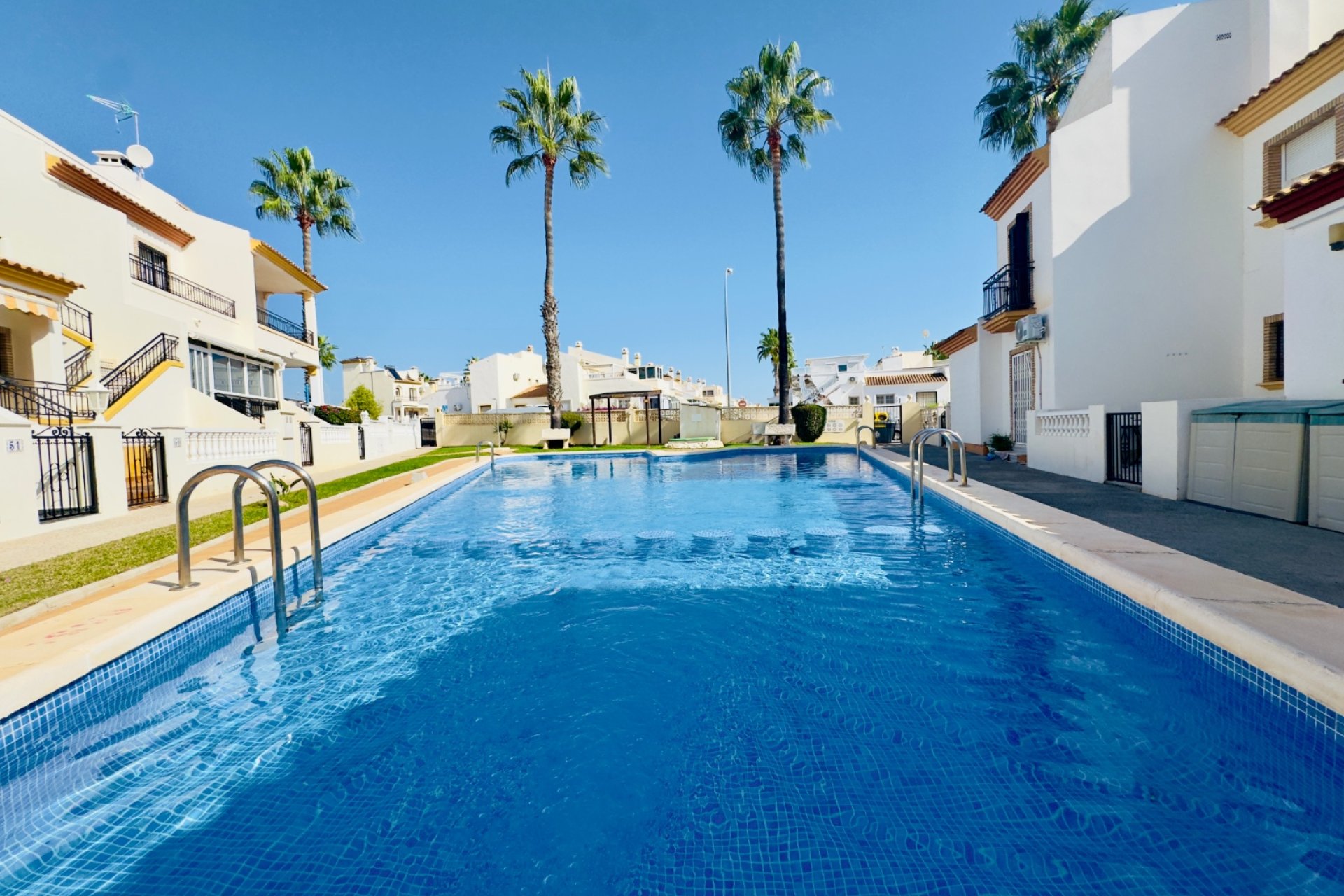 Resale - Villa - Orihuela Costa - Playa Flamenca