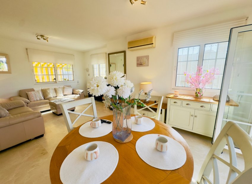 Resale - Villa - Orihuela Costa - Playa Flamenca