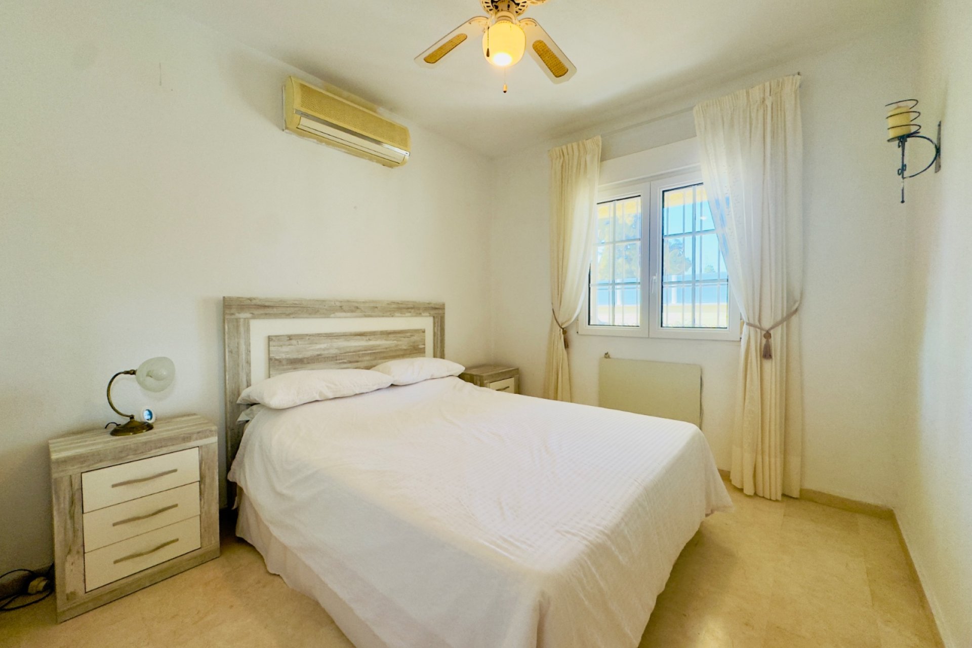 Resale - Villa - Orihuela Costa - Playa Flamenca