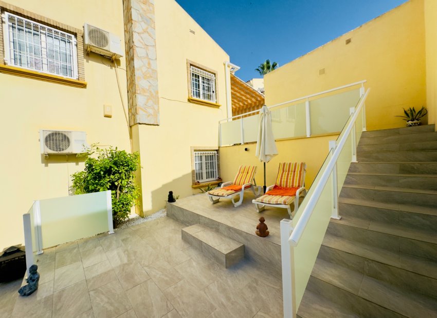 Resale - Villa - Orihuela Costa - Playa Flamenca