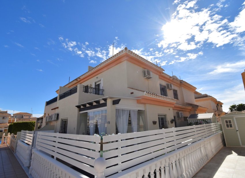 Resale - Villa - Orihuela Costa - Playa Flamenca