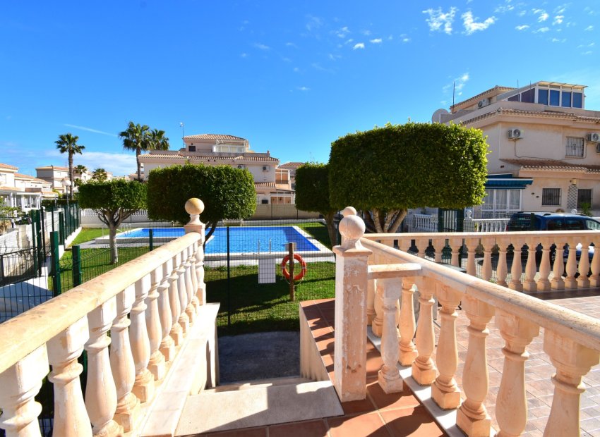 Resale - Villa - Orihuela Costa - Playa Flamenca