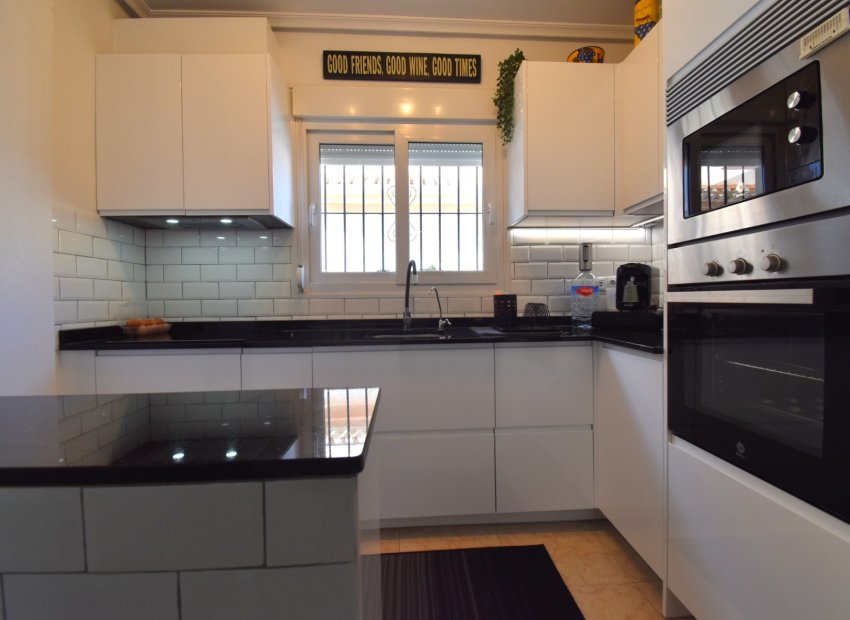 Resale - Villa - Orihuela Costa - Playa Flamenca