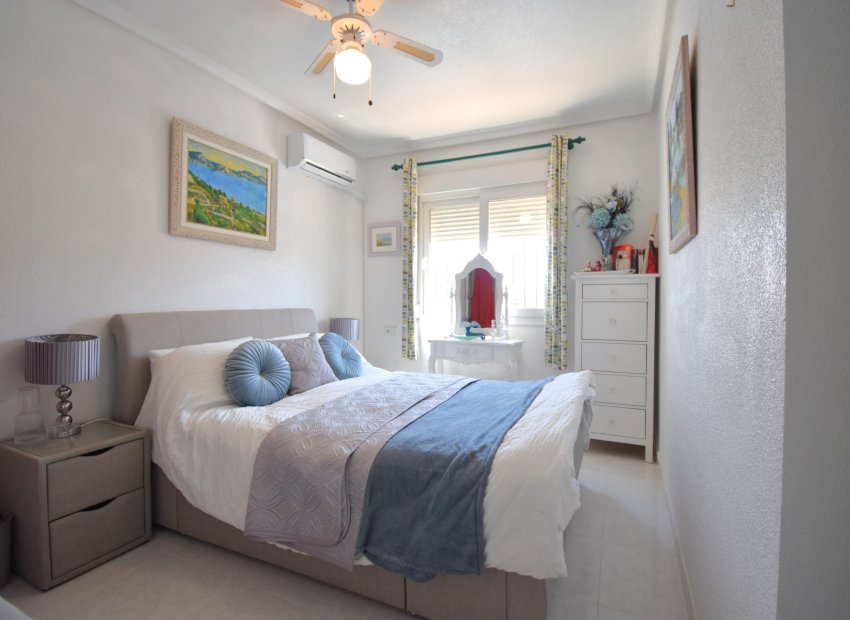 Resale - Villa - Orihuela Costa - Playa Flamenca