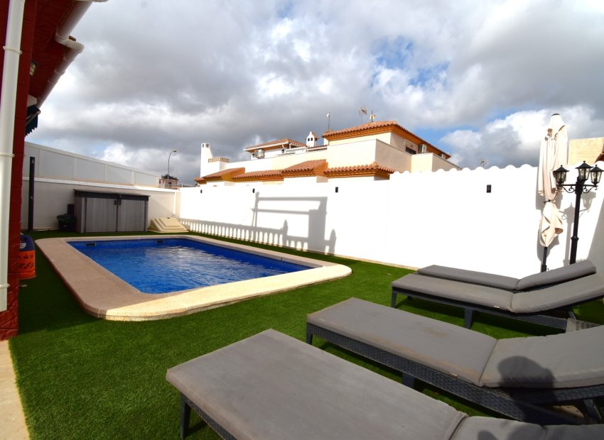 Resale - Villa - Orihuela Costa - Playa Flamenca