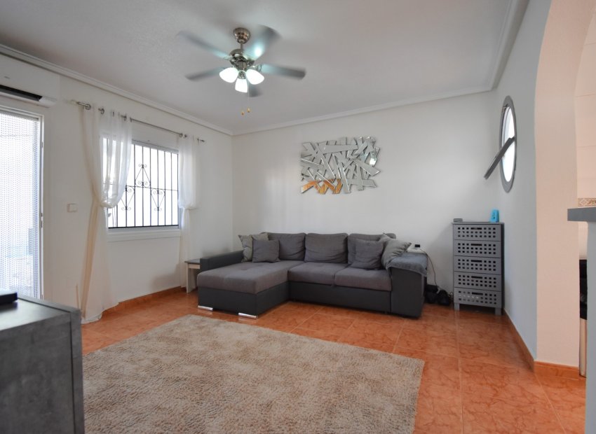 Resale - Villa - Orihuela Costa - Playa Flamenca