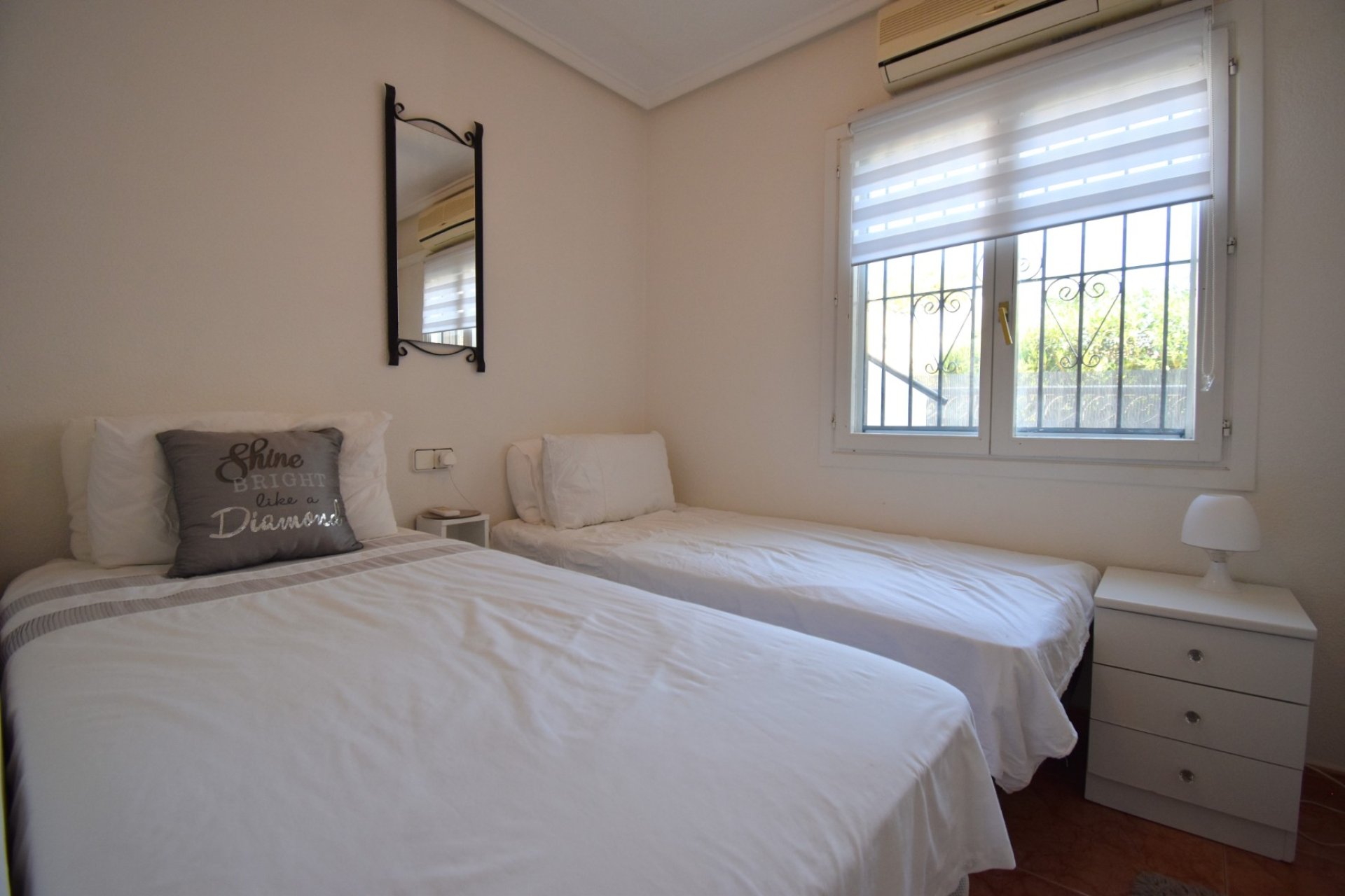 Resale - Villa - Orihuela Costa - Playa Flamenca