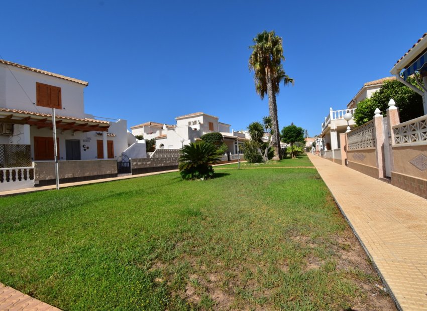 Resale - Villa - Orihuela Costa - Playa Flamenca