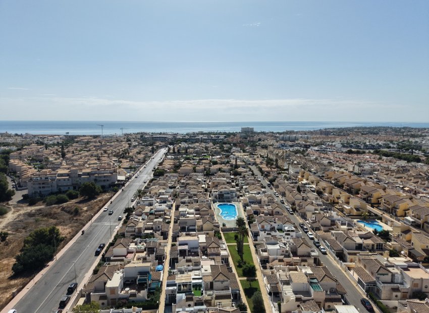 Resale - Villa - Orihuela Costa - Playa Flamenca