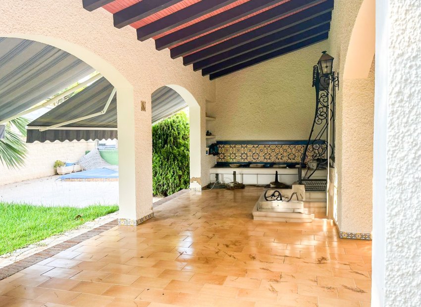 Resale - Villa - Orihuela Costa - Punta Prima